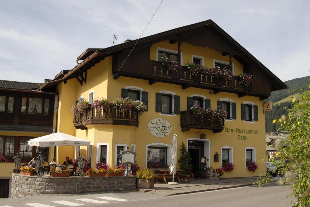 Hotel Loewenwirt سيستو المظهر الخارجي الصورة